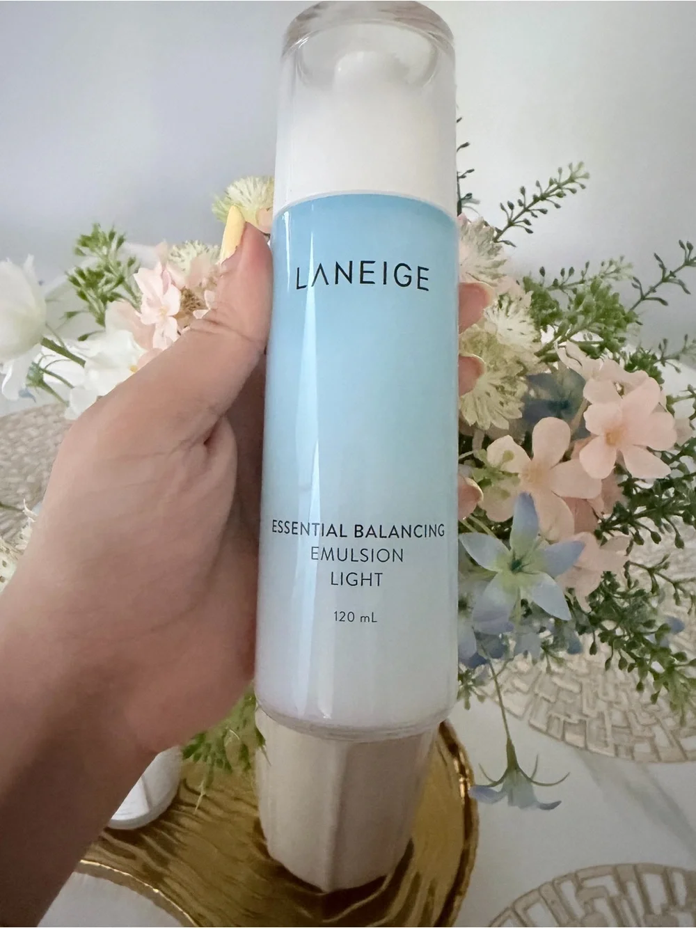 Laneige Essential Balancing Emulsion Light